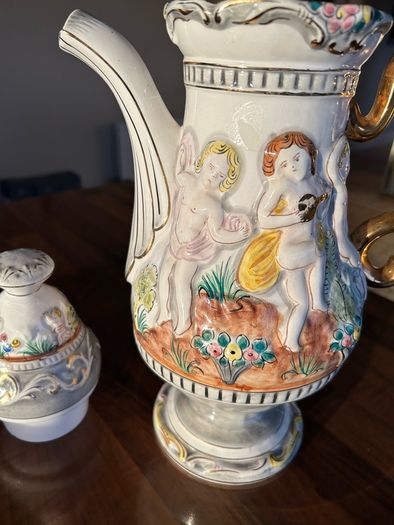 Alcoboca cherubs coffee pot