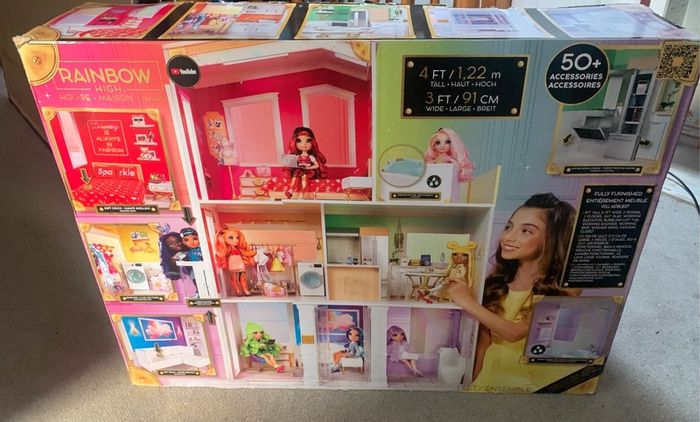 Rainbow High Dolls House & furniture