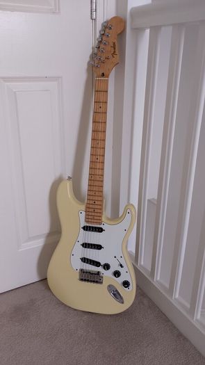 Fender lite ash stratocaster