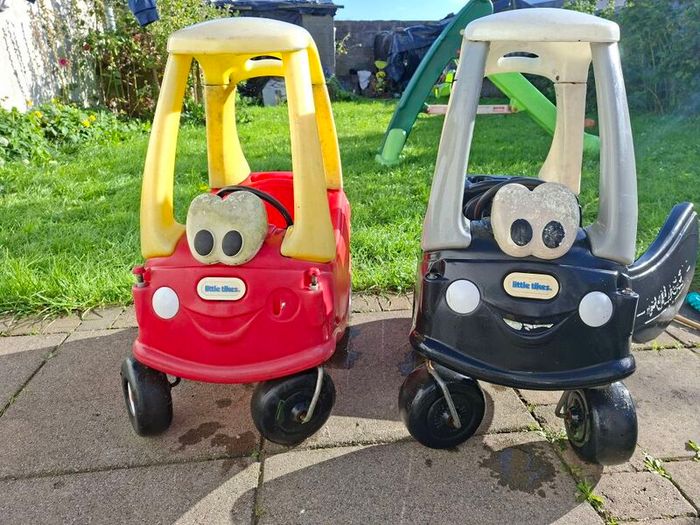 2 Little Tikes cars