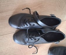 Size 4 treble shoes
