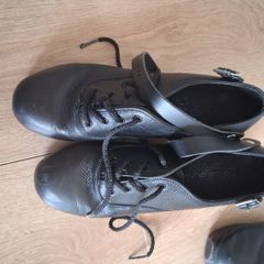 Size 4 treble shoes