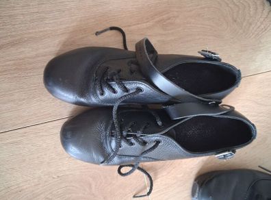 Size 4 treble shoes
