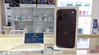 Click here to send this ad to a friend   iPhone 18 pro max brand new sealed sim free unlocked 256gb
