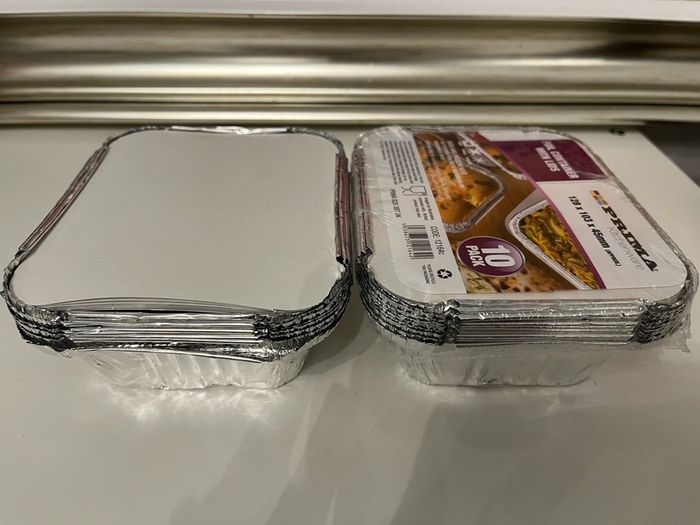 Foil container with lids