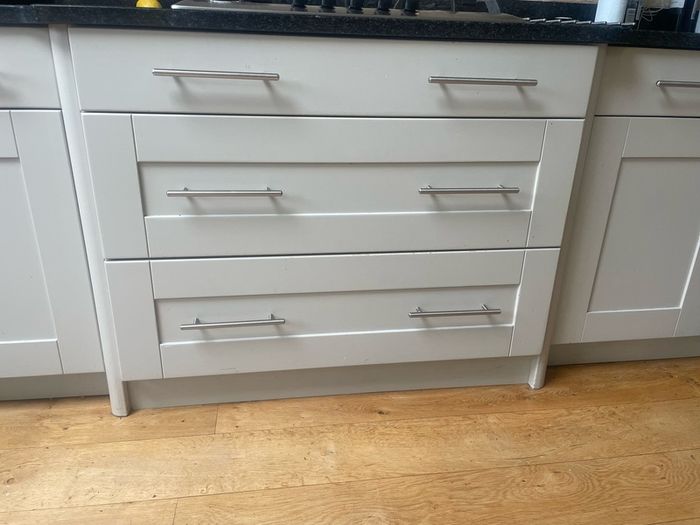 Solid timber shaker kitchen doors and drawers
