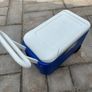 igloo cool box on wheels Image 3
