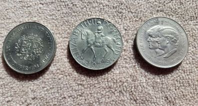 3 Crowns