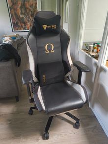 Secret lab omega gaming chair