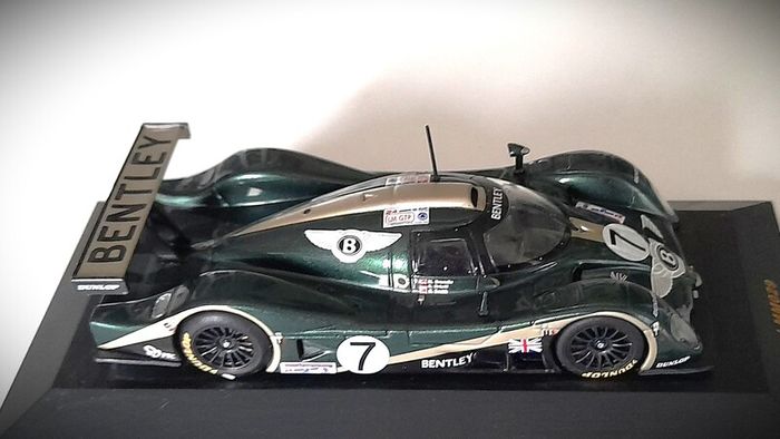 Diecast Model Le Mans Bentley EXP Speed 8 2001 - IXO Le Mans 1:43