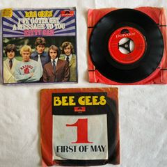 3 Bee Gees singles 45rpm - in working order