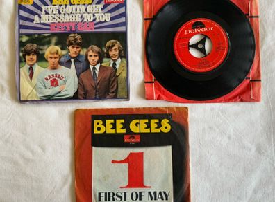3 Bee Gees singles 45rpm - in working order