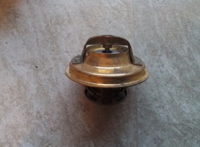 Mercedes 190d / 200 / 230 Thermostat.