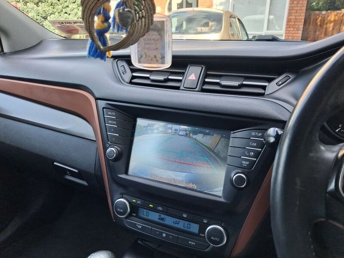 Toyota Avensis 2015