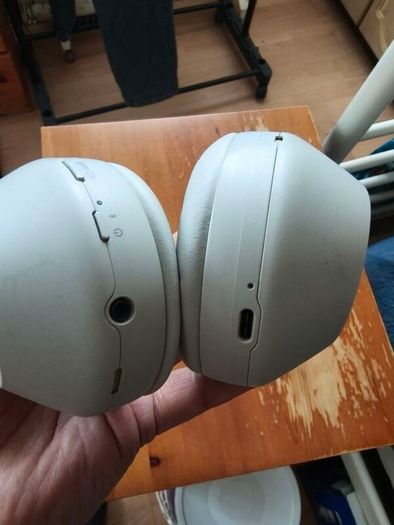Sony xm-5 headphones