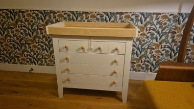 The dresser and changing unit