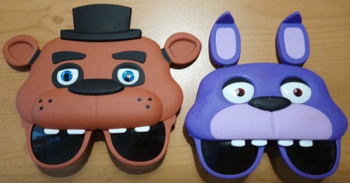 Five Nights at Freddy's - Freddy Fazbear & Bonnie kids sunglasses - FNAF Summer 2020 sun glasses - sunshades great for the beach - give up Nintendo