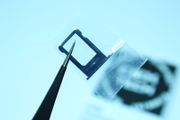 ORIGINAL Apple iPhone 5 nano SIM card tray - (Black)
