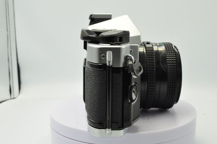Canon AE-1 Program Silver/ Chrome 35mm SLR Film Camera with fast Canon FD 50mm f1. 8 FDn, Recently FULLY SERVICED and in Good Condition.