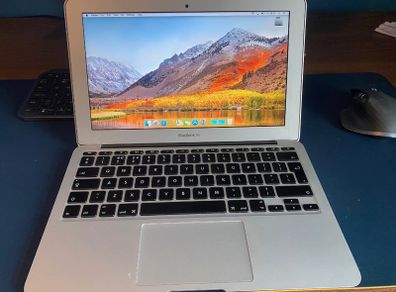 MacBook Air 11 inch 2015