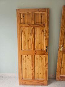 Pine door not Oak as originally stated