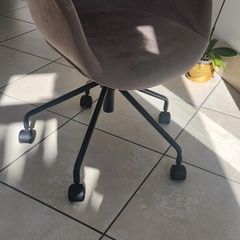 Desk chair