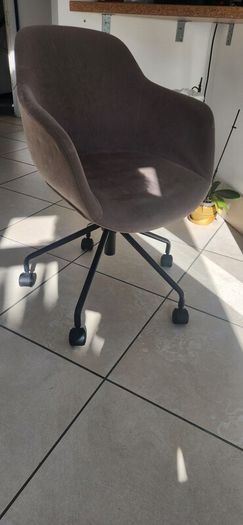 Desk chair