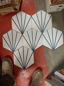 4.4m2 segment Blue pattern tiles 23.2x 26.7