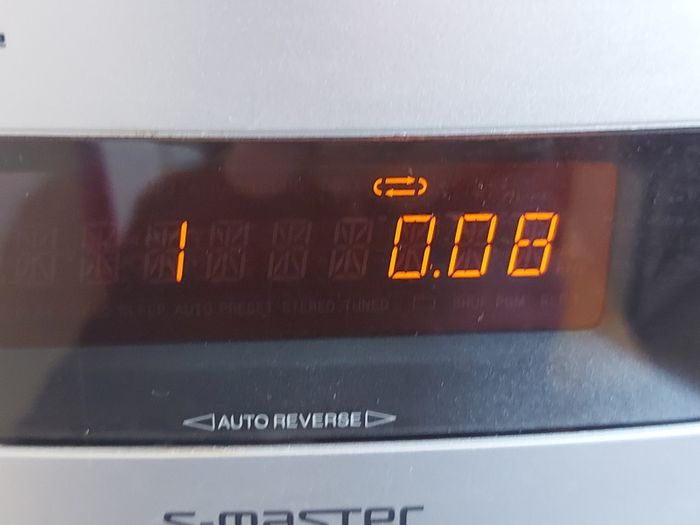 Sony Micro Hi-Fi Component System, Model CMT-CPZ1, Radio, Tape CD, mini disc link, all working great and in excellent condition