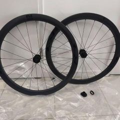 Novatec R4 Carbon Wheelset