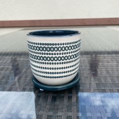Flower Pot with attached saucer
