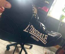 Boxing shoes