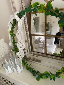 ShabbyChic Wreath and 3crown Tealight holders