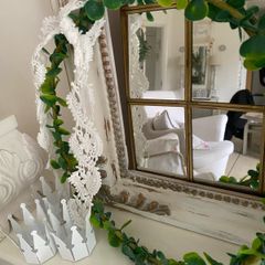 ShabbyChic Wreath and 3crown Tealight holders