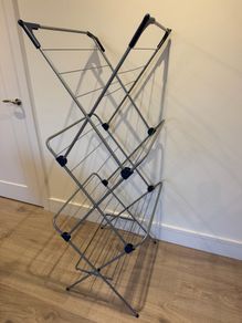 Clothes drying rack