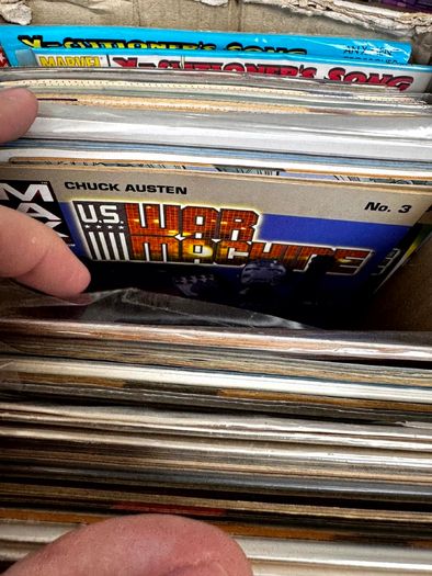 Marvel, DC & Indie Medium Comic Box w 180 comics for Sale