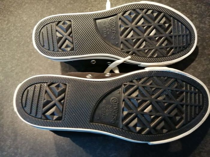 Black fleece lined converse