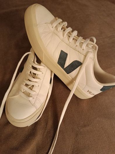 Veja trainers size 6