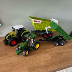Tractors (John Deere & Claas)