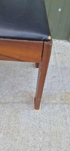 Chippy Heath Table Seat