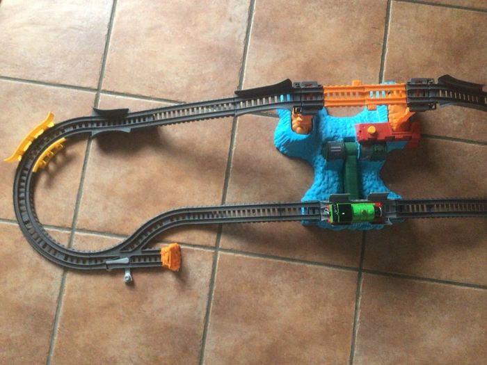 Thomas the tank engine bridge train lift