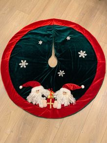 Christmas tree skirt
