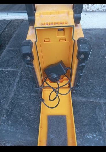 Reka Rugged DAB Radio