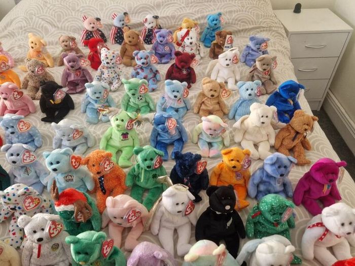 TY Beanie Babies Collection 84 Bears all mint with mint tags