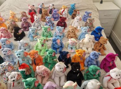 TY Beanie Babies Collection 84 Bears all mint with mint tags