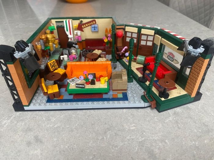 Lego Central perk set
