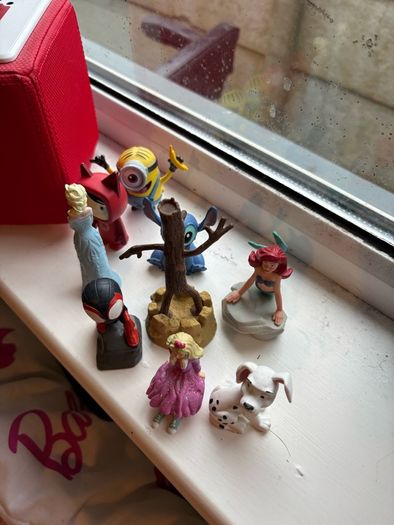 Ton-iBox and Characters books