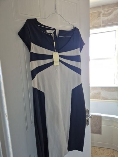 Ladies dress sz 18