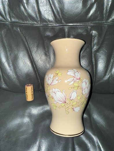 Sadler "Magnolia" Vase