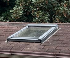 Velux roof window GGLM04 700x900mm